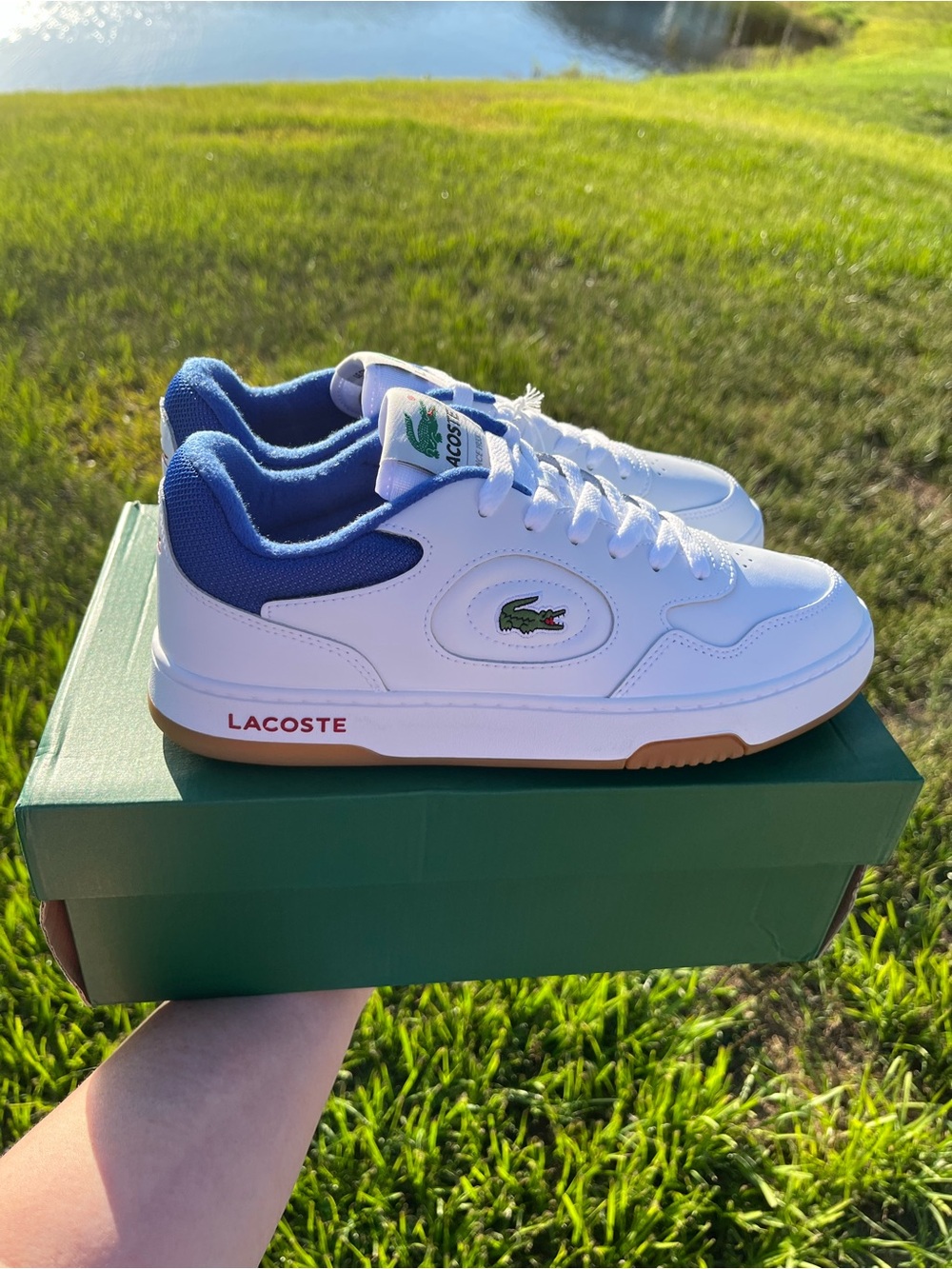 NWT Lacoste Mens Lineset White Sneakers with Blue Trim Size 8